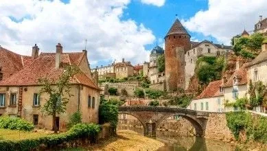 Ville de Semur en Auxois en Bourgogne