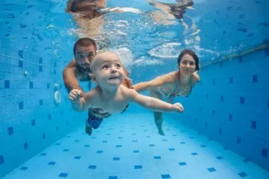 bebe_piscine
