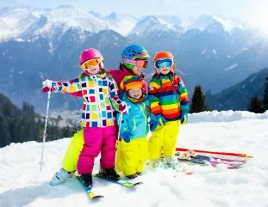389x300_ski_famille (1)
