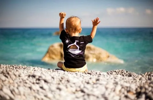 bebe_plage_galet