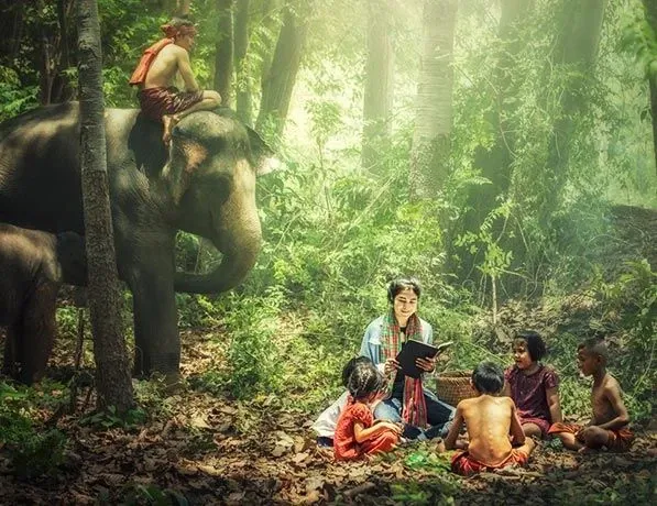 Famille dans une foret en Asie